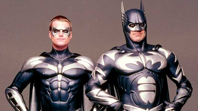 El guionista de Batman y Robin pide disculpas por la película