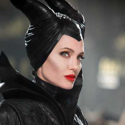 Angelina Jolie anuncia que piensa dejar en un papel secundario su carrera como actriz.