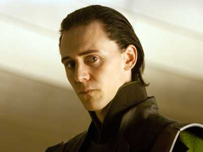 Tom Hiddleston un poquito más cerca del papel de Bond
