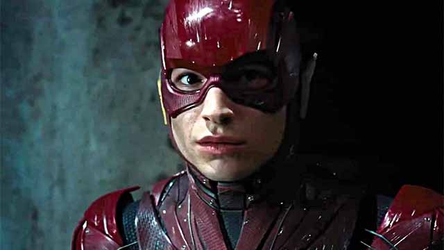 Ezra Miller asegura que la película de Flash sigue en marcha.