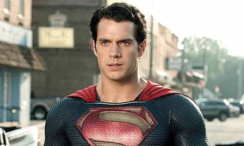 Jason Momoa confirma que Henry Cavill sigue siendo Superman.
