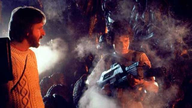 James Cameron podría resucitar la secuela de Aliens de Neil Blomkamp.